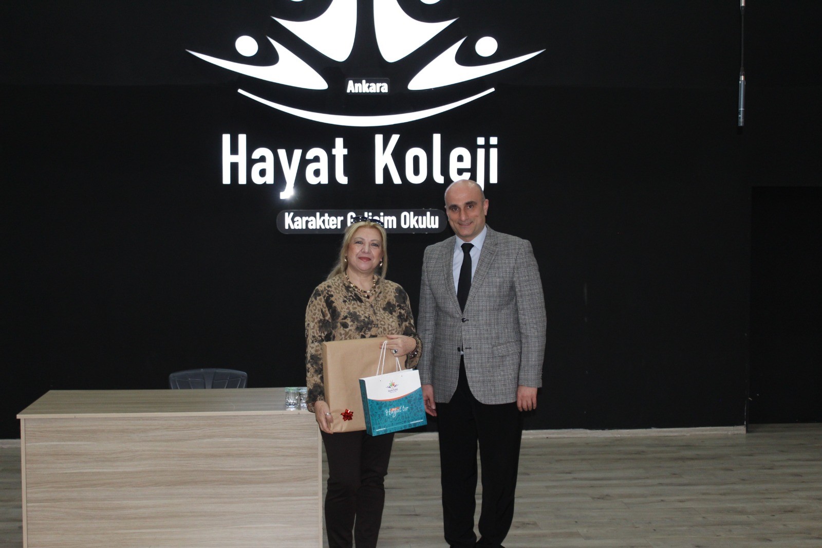 Yazar S&ouml;yleşisi 